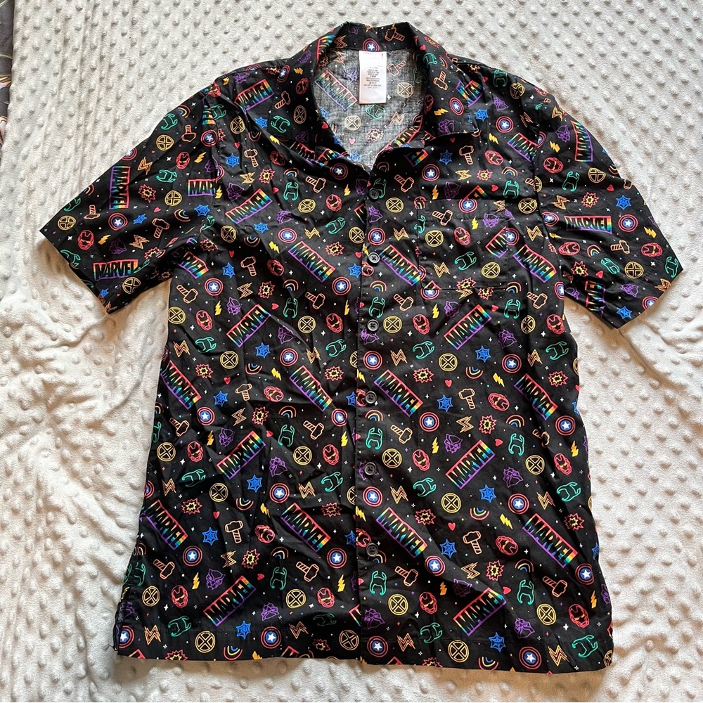 Marvel Pride Short-Sleeve Button-Down Shirt with Icons Pattern